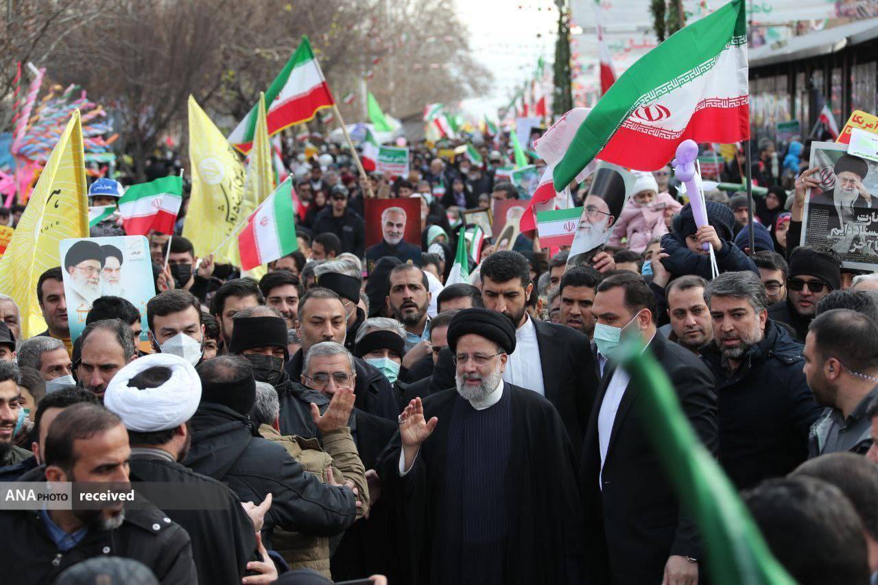 ایرانی‌ها در ۲۲ بهمن سنگ تمام گذاشتند؛ همه آمدند و جای «حاج قاسم» خالی بود