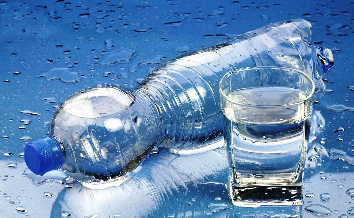 موارد منع مصرف آب معدنی