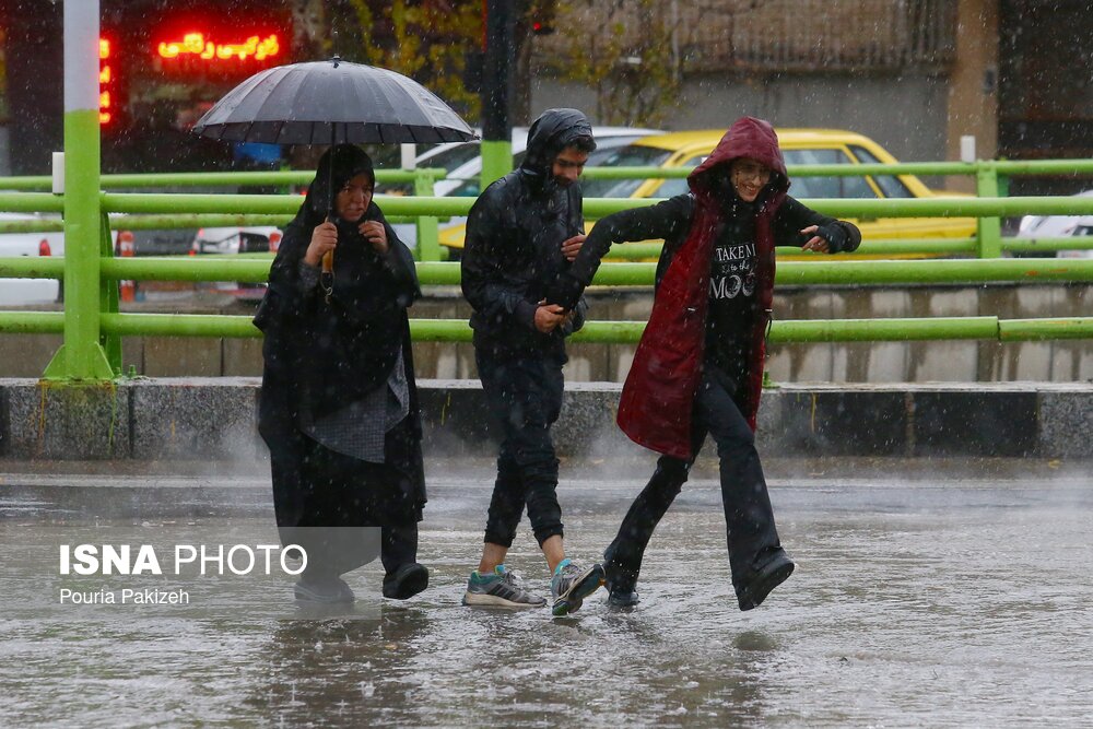 تشدید بارش در ۱۳ استان/ طوفان گرد و خاک در ۶ استان